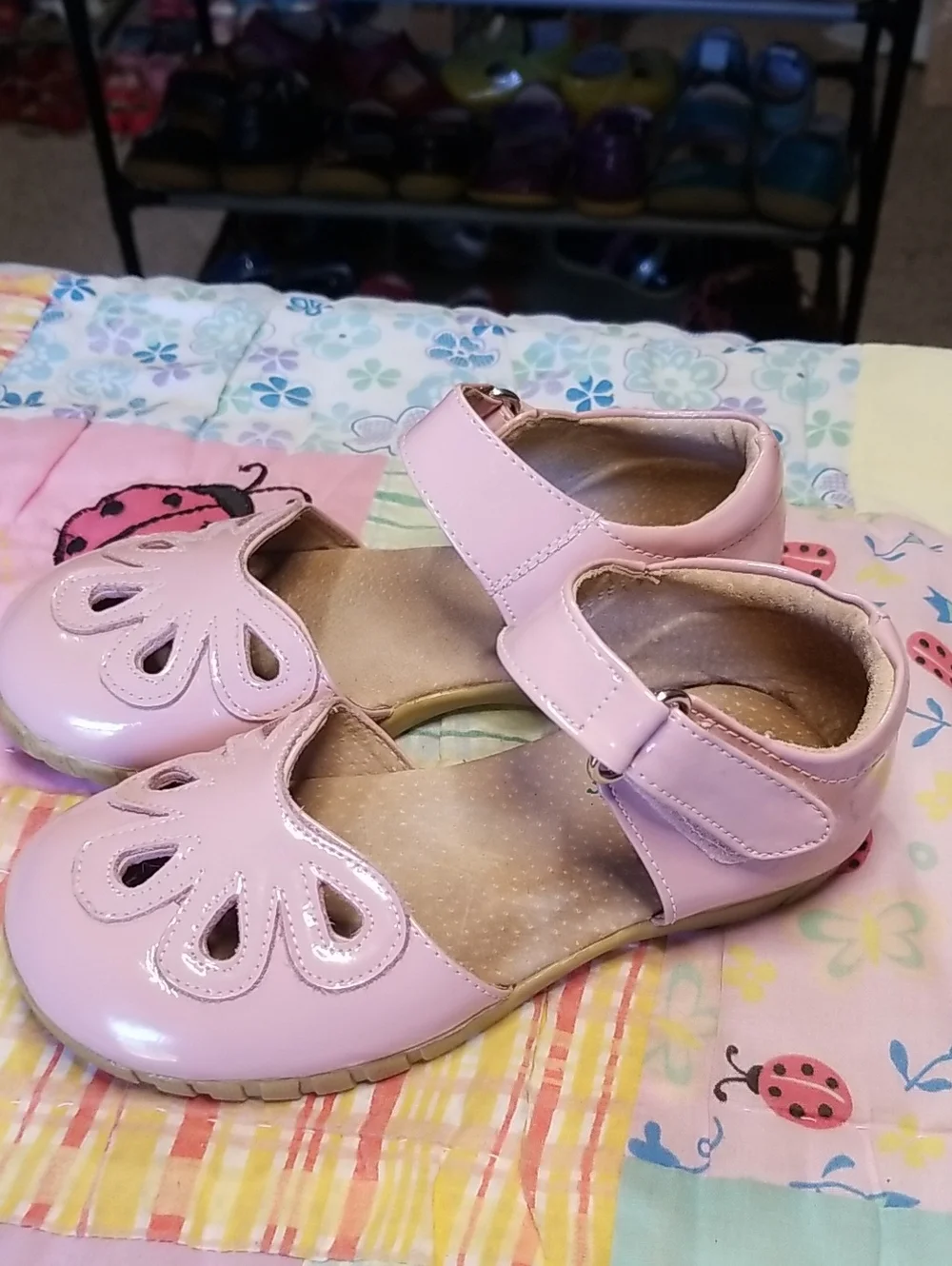 Livie & Luca Patent Leather Mary Janes Size 11 Petals HTF OG Strap & Wavy Soles